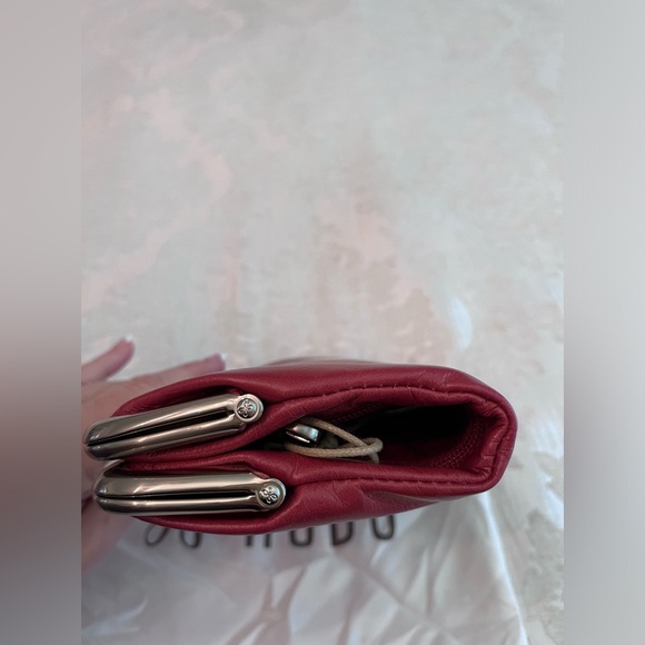 New HOBO Clutch Wallet in gorgeous Cranberry color. 100% Genuine Leather - Picture 10 of 14